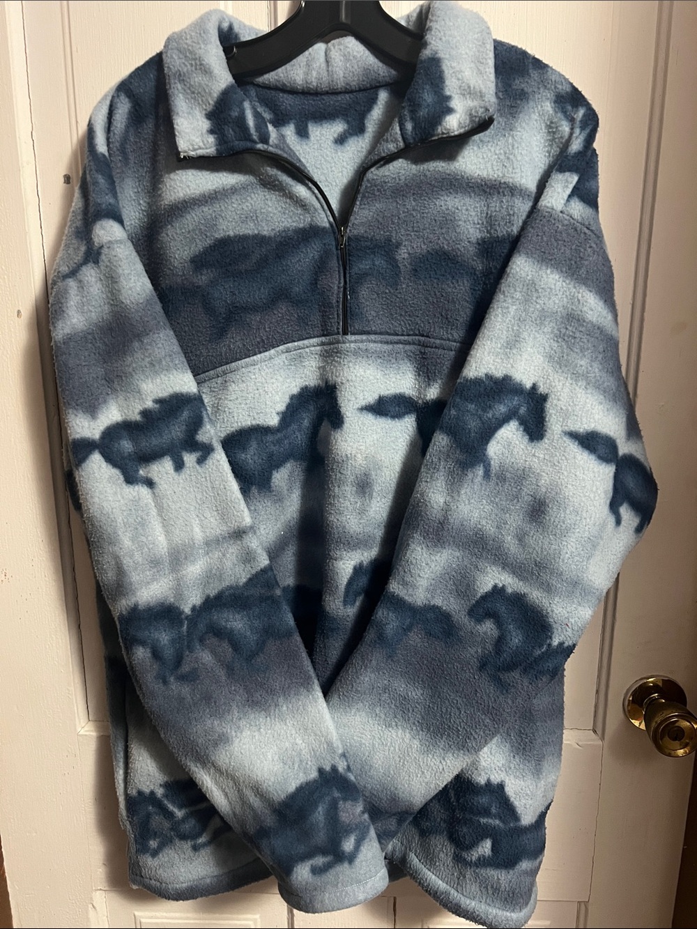 Men's Light Blue Horse-Print Half-Zip Fleece Pullover